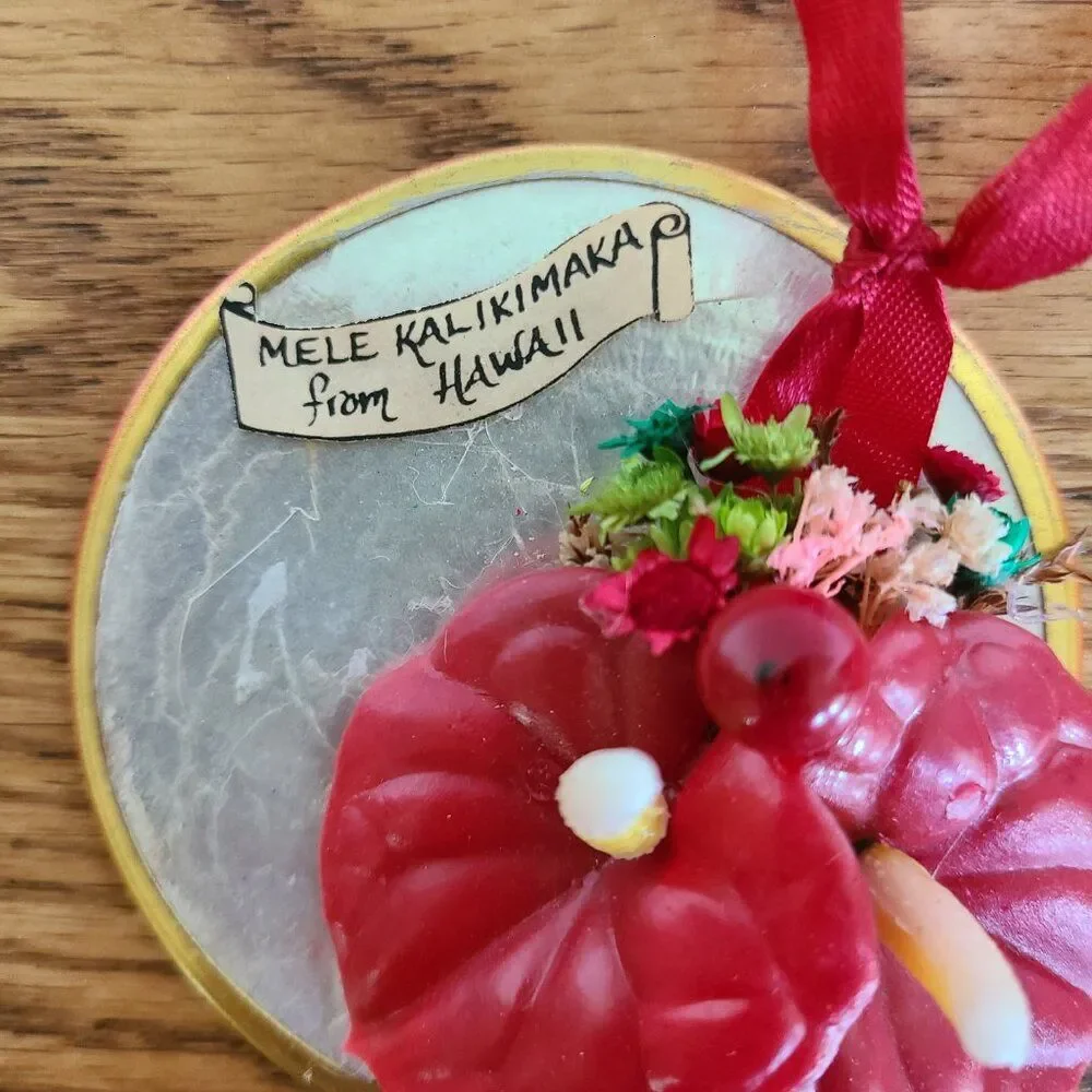 Vintage Mele Kalikimaka Capiz Shell Holiday Christmas Ornament From Hawaii 1976